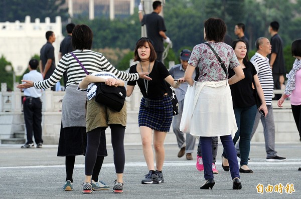 今天高溫維持在30度以上，好天氣將持續到下週一。（本報資料照）