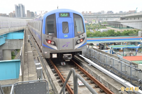 機捷通車百日，民代批評票價獨厚雙北。（記者謝武雄攝）