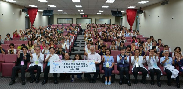 失智人口成長，北市府推整合性失智症照護。（台北市立聯合醫院提供）