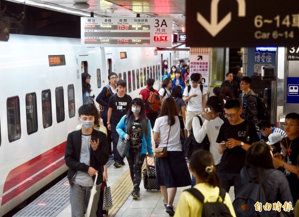 因應一例一休，台鐵人力需求估超過3000人，已向交通部提出請增方案。（資料照，記者羅沛德攝）