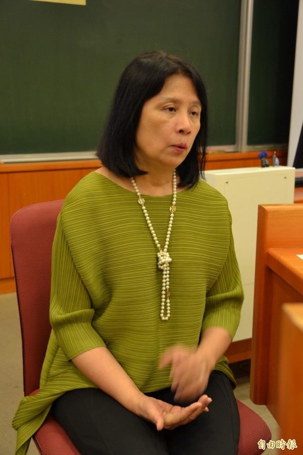 教育部高教司長李彥儀（見圖）針對大學入學的招生管道比例，認為未來申請入學是趨勢，擬採逐年提升方式邁進。（記者吳柏軒攝）