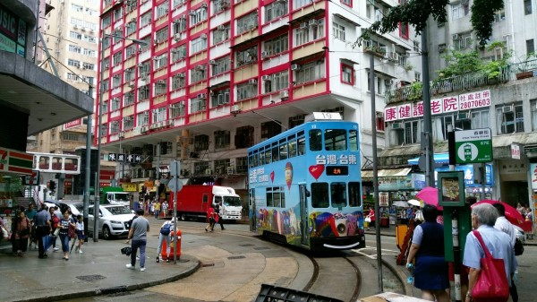 香港叮叮車可見到台東的宣傳。（台東縣政府提供）