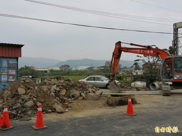 新竹縣寶山鄉鄉道竹43線近期將辦理拓寬工程，施工路段管制單向通車。圖為先前其他工程，與本新聞事件無關。（資料照，記者蔡孟尚攝）