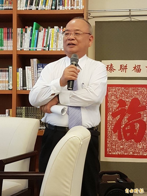 針對前總統馬英九主張檢察總長顏大和應替前檢察總長黃世銘提起非常上訴，顏大和表示，提非常上訴的前提是必須由當事人提出聲請，如黃世銘提出聲請，將會依法辦理。（記者謝君臨攝）