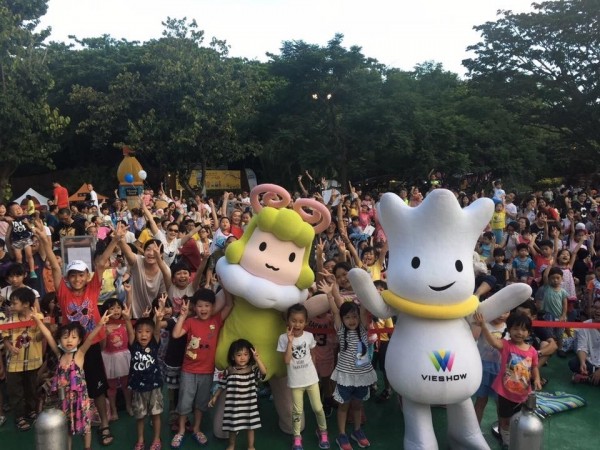 壽山動物園暑假首日吸引滿滿民眾進場（園方提供）