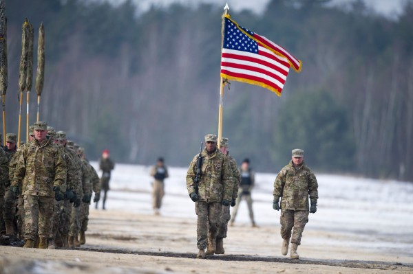 美國軍人退撫制度採「恩給制」，由政府編列預算支應，軍人不需繳交基金費用。（法新社資料照）