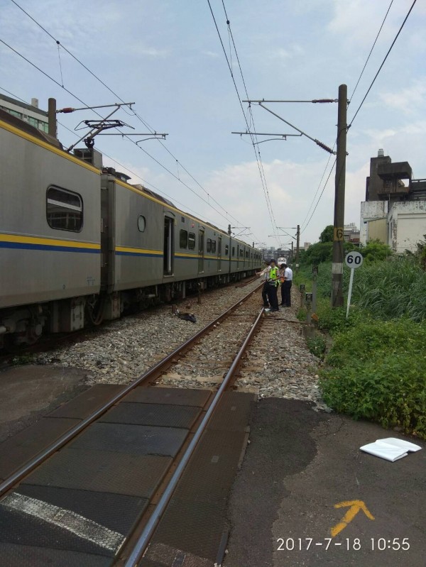 桃園建國東路平交道發生死傷事故雙向列車停擺 社會 自由時報電子報