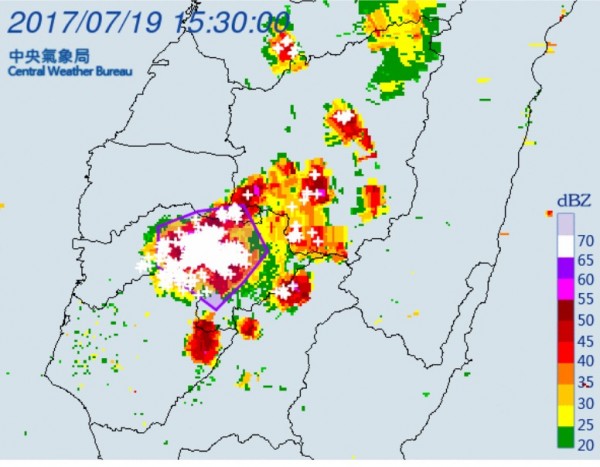 中央氣象局下午對「南投縣、雲林縣、嘉義市、嘉義縣、台南市」發布大雷雨即時訊息。（圖擷取自中央氣象局）