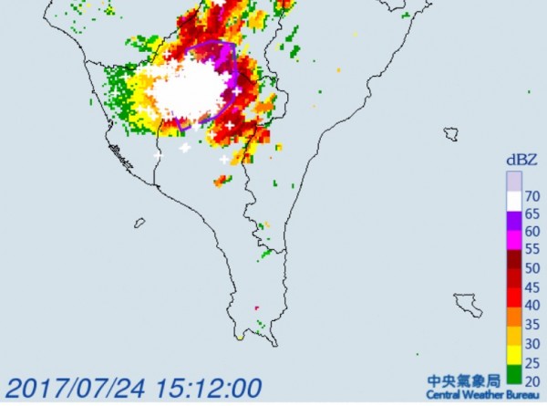 中央氣象局稍早針對「高雄市、屏東縣」發布大雷雨即時訊息。（圖擷取自中央氣象局）