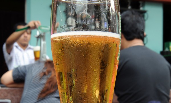 英國最新研究顯示，在學習新事物後喝酒，有助保留記憶中的資訊。（法新社）
<b>☆飲酒過量  有害健康  禁止酒駕☆</b> 