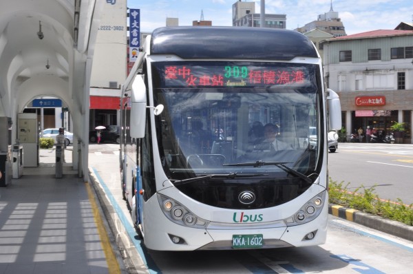 309路公車營運時間順應民意，29日起高美濕地站末班車延後至19時20分。（圖由台中市政府提供）