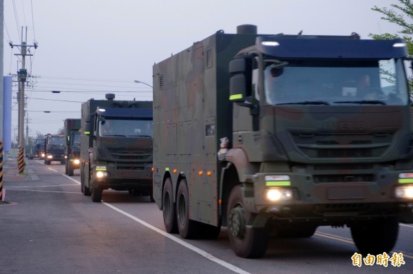 軍車駕駛傳出酒駕，與民眾車輛發生擦撞。示意圖。（資料圖 記者張忠義攝）