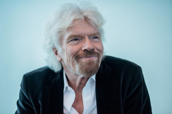 英國維珍航空（Virgin）創辦人、億萬富翁布蘭森（Richard Branson），曾將打官司贏得的94萬5000美元（約新台幣2858萬元），全部分給員工。（彭博）