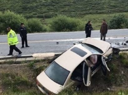 中國四川九寨溝發生規模7.0強震，1名民兵開車前往救災時，發生車禍不幸身亡。（圖擷自《中工網》微博）