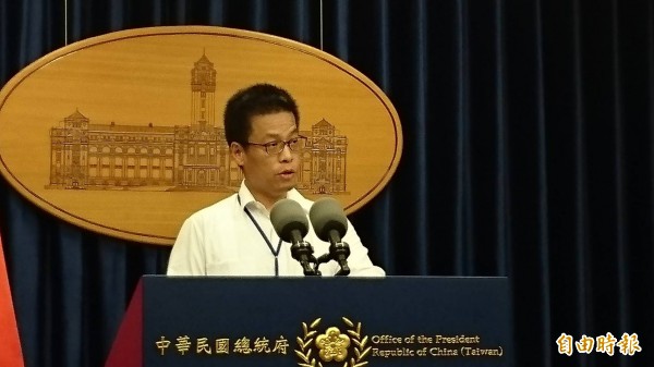 全台無預警大跳電，經濟部長李世光請辭獲准，總統府發言人黃重諺表示，林全是在晚間六點多致電蔡英文總統報告最新的狀況，也說明李世光已向他請辭，他已經同意；蔡總統在電話上，請相關單位全力以赴，讓電力恢復供應，並釐清事故原因。（資料照）