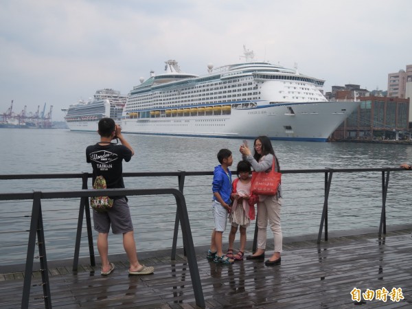 今年外籍郵輪旅客來台的掛靠港郵輪穩定成長，基隆港不定期郵輪母港比去年同期成長超過百分之百。（資料照，記者俞肇福攝）