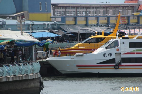 因泰利颱風北颺，東港小琉球航線回復正常行駛。（記者陳彥廷攝）