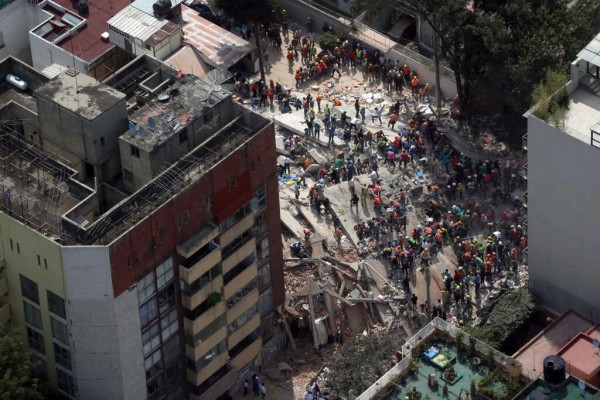 墨西哥南部普埃布拉州於當地時間19日下午（台灣時間20日凌晨）發生芮氏規模7.1強震，至今已傳出有248人罹難。（歐新社）