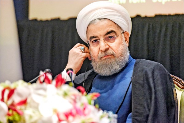 美國總統川普在聯大演說時點名批評伊朗，伊朗總統羅哈尼廿日在聯合國記者會上強力回擊。（路透）
