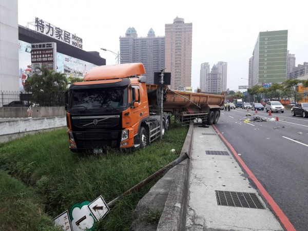 清潔隊員上班途中被撞死引發南崁大塞車 桃園市 自由時報電子報