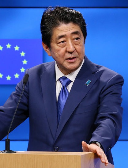 拉斯維加斯槍擊案發生後，日本首相安倍晉三今將致電美國總統川普進行電話會談。（圖片擷取自維基百科）
