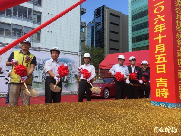 台北市內湖區瑞光公宅今開工動土，將興建地下4層、地上14層建物，合計389戶，預計109年4月竣工。（記者周彥妤攝）