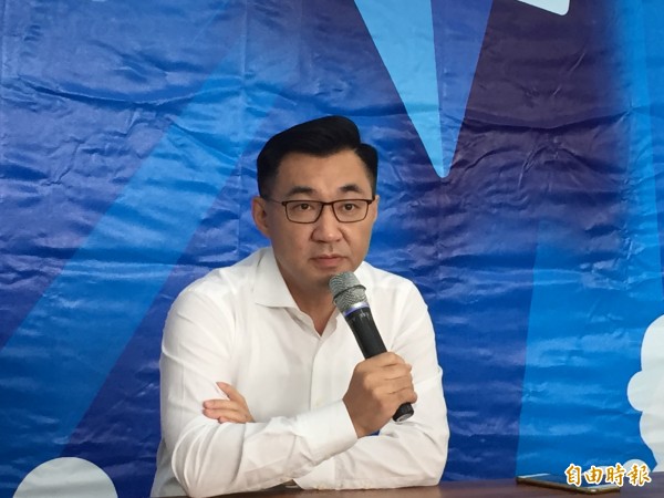 立委江啟臣宣布參選台中市長，但將尊重國民黨黨內初選機制。（記者歐素美攝）