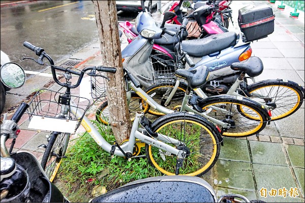 oBike亂丟亂停引發民怨。（記者鹿俊為攝）