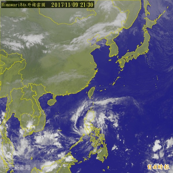 氣象局表示，原位於菲律賓中部的熱低壓今天晚間8點增強為輕度颱風。（氣象局提供）
