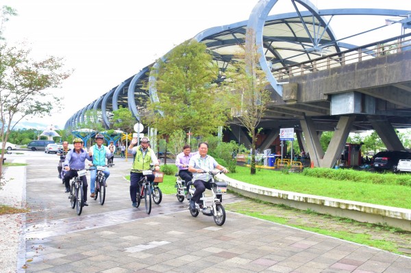 冬山鄉公所規劃單車健行活動，邀民眾秋冬到冬山搭船遊河，騎單車。（記者張議晨翻攝）