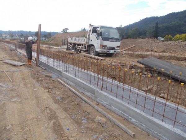 南投縣埔里鎮福興溫泉農場開發案，正進行整地及道路排水等基礎設施。（圖由南投縣政府提供）