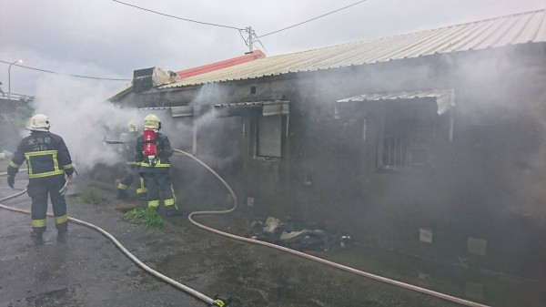 宜蘭一早兩火警，壯圍頭城接連發生住宅失火。（記者簡惠茹翻攝）