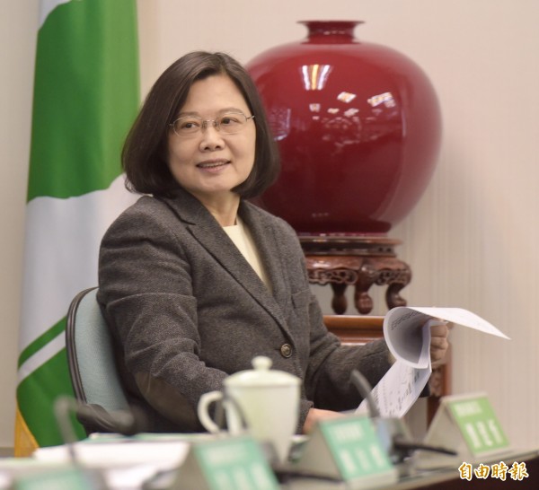 總統蔡英文今天（24日）與財經媒體茶敘，她提到台灣企業其實有能力調薪，她認為最低薪資應該要拉高到3萬元。（資料照，記者黃耀徵攝）