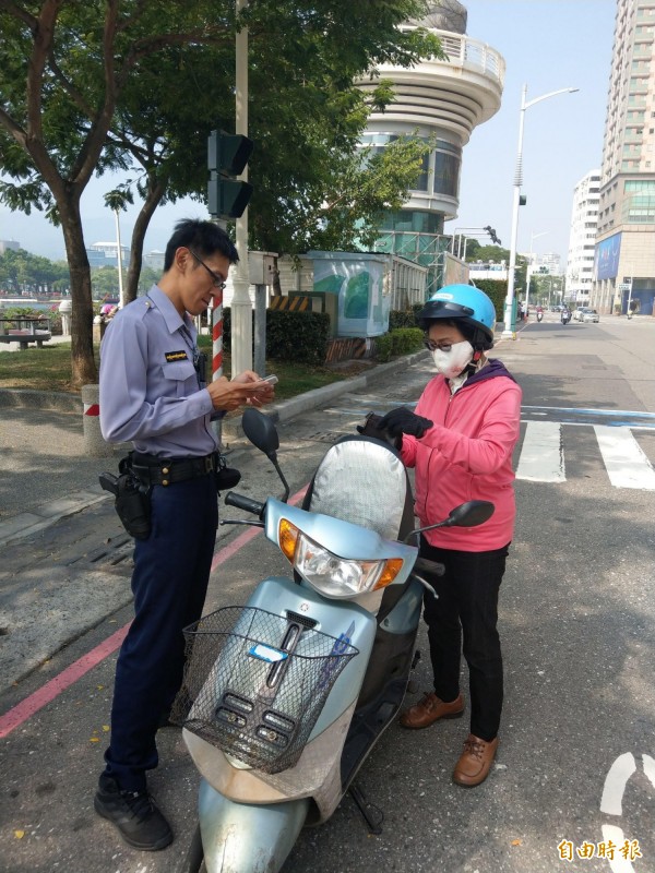 在警方嚴格取締下，高雄市今年A1類車禍死亡人數可望創下歷年新低。（記者葛祐豪攝）