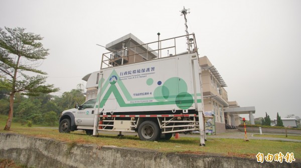 空氣品質監測車進駐小琉球。（記者陳彥廷攝）