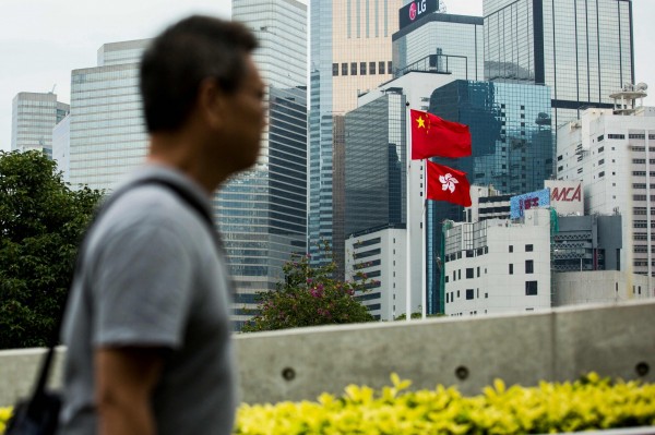 香港大學民調顯示，18至29歲族群中，自我認同是純粹香港人的比例達69.7％。（法新社）