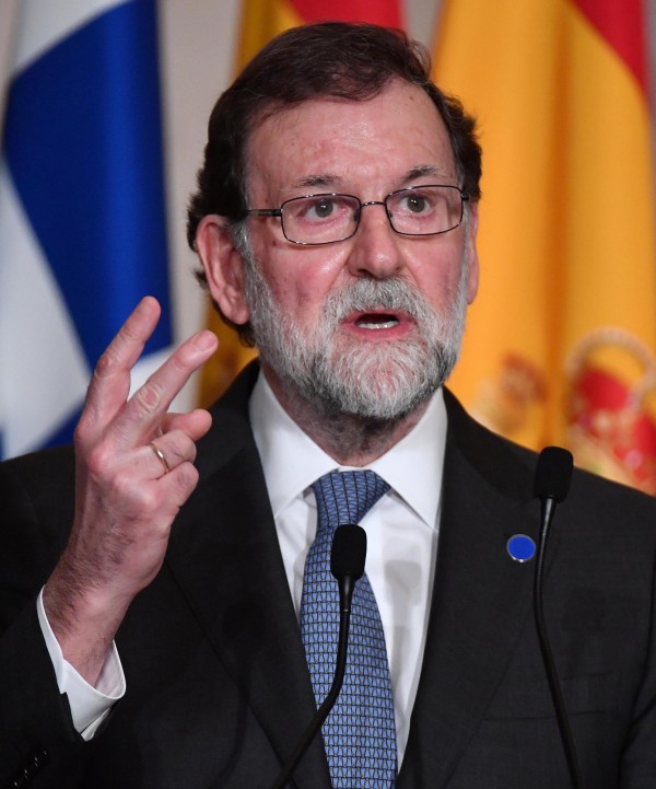 加泰獨派正考慮讓前主席普伊格蒙特「遠距執政」的可能性。總理拉霍伊（Mariano Rajoy）對此表示，遠距執政的想法「很荒謬」。（歐新社）