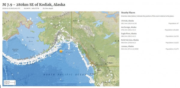 阿拉斯加外海發生強震，目前地震規模修正為7.9。（圖擷取自USGS）