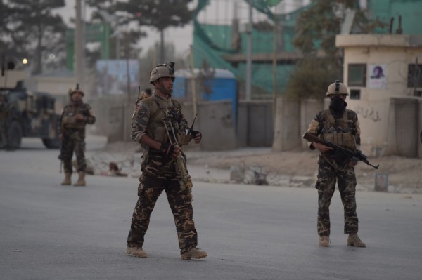 阿富汗首都喀布爾（Kabul）的國防大學，今（29日）凌晨傳來猛烈爆炸與槍聲。（法新社）