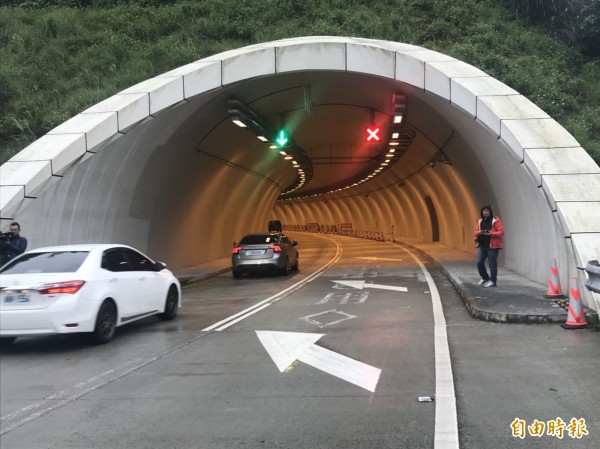 由於蘇花改甫通車，一般預估許多民眾會為了搶「鮮」，於年假期間湧入蘇花改造成塞車。（記者林敬倫攝）