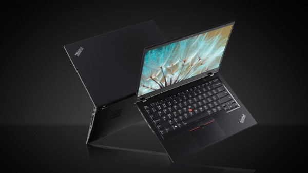 ThinkPad X1 Carbon具備14吋螢幕，重量1.13公斤，搭載超長效電池，電力達15.5小時，是典型的行動商務機。（Lenovo提供）