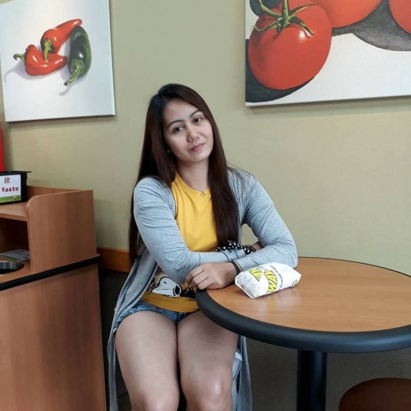 28歲菲律賓籍看護美樂蒂（Melody）來台工作5年受僱於日籍夫婦，卻不幸在6日的花蓮強震中喪命。（圖擷自美樂蒂臉書）
