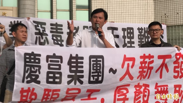 黃國昌質疑，若依照政府在兆豐案中所採取「刑事沒事、民事免求償」的標準，慶富獵雷艦弊案超過百億的損失，恐怕又是落得全體納稅人買單的結局。（資料照）