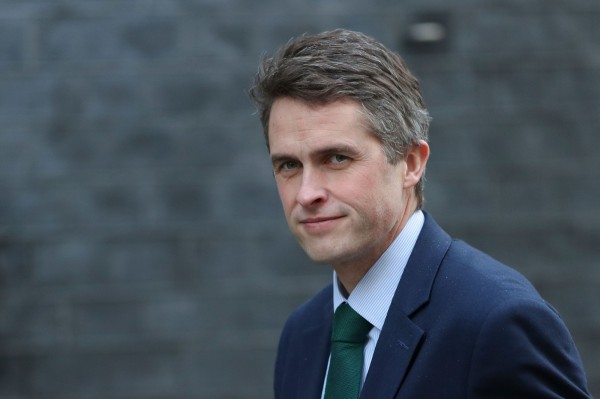 英國國防部長威廉森（Gavin Williamson）今（13日）宣布，英國一艘軍艦3月將會經由澳洲駛進受到爭議的南海，以維護航行的自由。（法新社資料照）