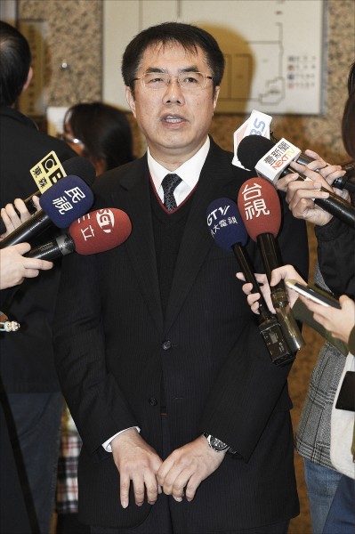 爭取台南市長提名的立委黃偉哲表示，民眾對公投並非採單一立場，且公投題目越多，焦點越容易模糊，對政黨的正面效益也會遞減。（資料照）