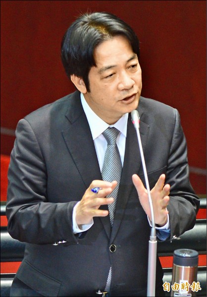 行政院長賴清德昨在立法院強調，軍公教年改同步在七月一日實施的政策沒有改變。（記者王藝菘攝）