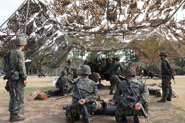 陸軍第八軍團今天起執行「戰備任務訓練週」，在南部各個演訓場進行各項戰備演訓任務。（圖／陸軍八軍團提供）