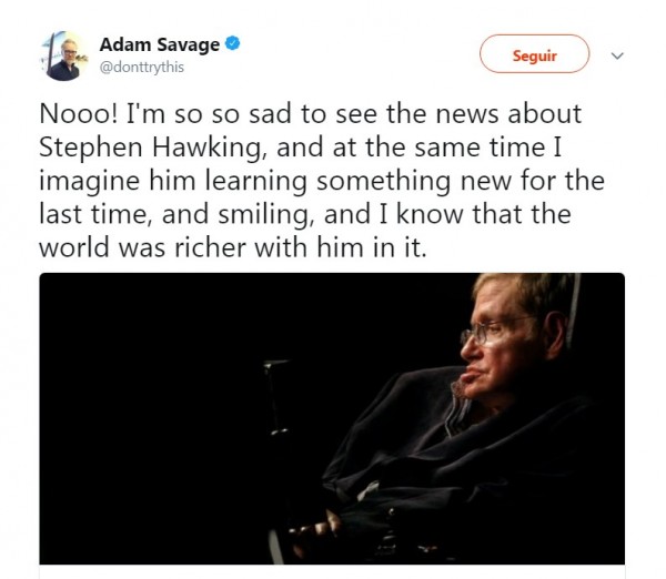 美國知名節目《留言終結者》前主持人和特效工程師亞當·薩維奇（Adam Savage）在推特上發文紀念霍金。（圖片擷取自Adam Savage推特）