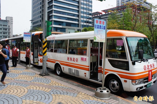 清明掃墓期間，台北市將提供免費接駁的掃墓公車服務。（記者黃建豪攝）