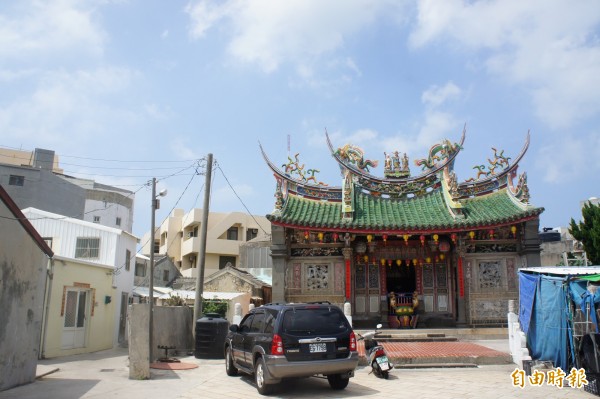 劉姓夫婦在馬公銅山館旁住戶，已人去樓空。（記者劉禹慶攝）